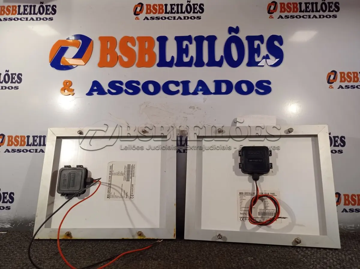 LOTE 101 - 02 PAINÉIS FOTOVOLTAICOS 18V 10W. (NO ESTADO) ATENÇÃO! FAZER A VISITAÇÃO ANTES DE ARREMATAR, NÃO SABEMOS SE FUNCIONA. LEILÃO NÃO TEM GARANTIA E NEM DEVOLUÇÃO, SUJEITO A POSSÍVEIS AVARIAS VISÍVEIS/OCULTAS E/OU AUSÊNCIA DE COMPONENTES.