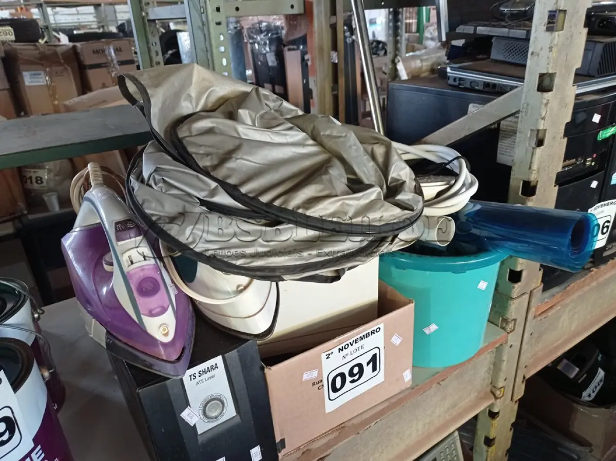 LOTE 091 - 01 LOTE COM MATERIAIS DIVERSOS. (NO ESTADO) ATENÇÃO! FAZER A VISITAÇÃO ANTES DE ARREMATAR, NÃO SABEMOS SE FUNCIONA. LEILÃO NÃO TEM GARANTIA E NEM DEVOLUÇÃO, SUJEITO A POSSÍVEIS AVARIAS VISÍVEIS/OCULTAS E/OU AUSÊNCIA DE COMPONENTES.