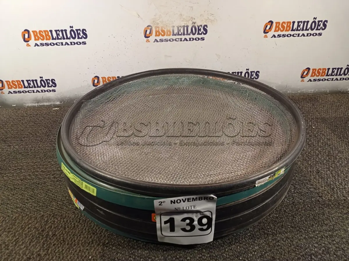 LOTE 139 - 06 PENEIRAS MARCAS E MODELOS DIVERSOS. (NO ESTADO) ATENÇÃO! FAZER A VISITAÇÃO ANTES DE ARREMATAR, NÃO SABEMOS SE FUNCIONA. LEILÃO NÃO TEM GARANTIA E NEM DEVOLUÇÃO, SUJEITO A POSSÍVEIS AVARIAS VISÍVEIS/OCULTAS E/OU AUSÊNCIA DE COMPONENTES.