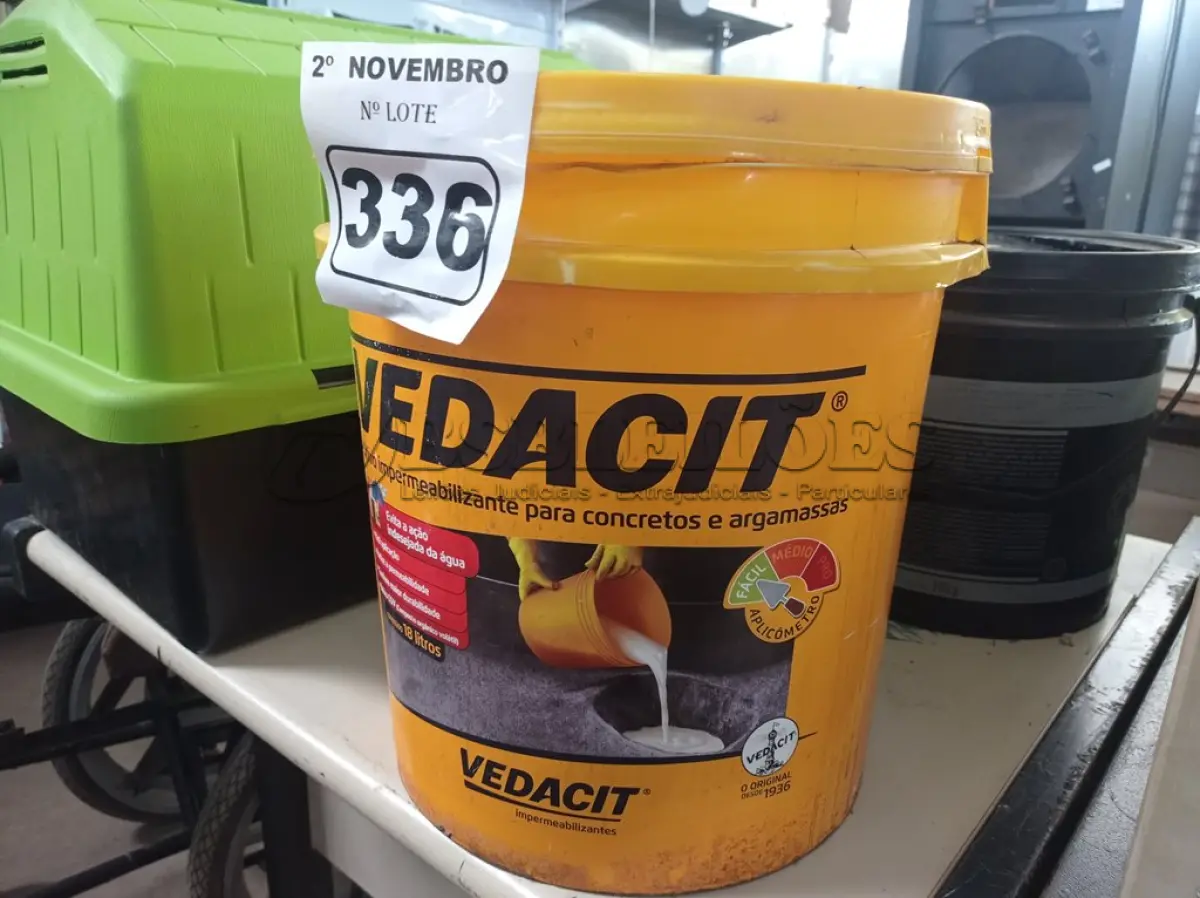 LOTE 336 - 01 BALDE DE VEDACIT, ADITIVO IMPERMEABILIZANTE PARA CONCRETOS E ARGAMASSAS 18L. (NO ESTADO) ATENÇÃO! FAZER A VISITAÇÃO ANTES DE ARREMATAR, NÃO SABEMOS SE FUNCIONA. LEILÃO NÃO TEM GARANTIA E NEM DEVOLUÇÃO, SUJEITO A POSSÍVEIS AVARIAS VISÍVEIS/OCULTAS E/OU AUSÊNCIA DE COMPONENTES.