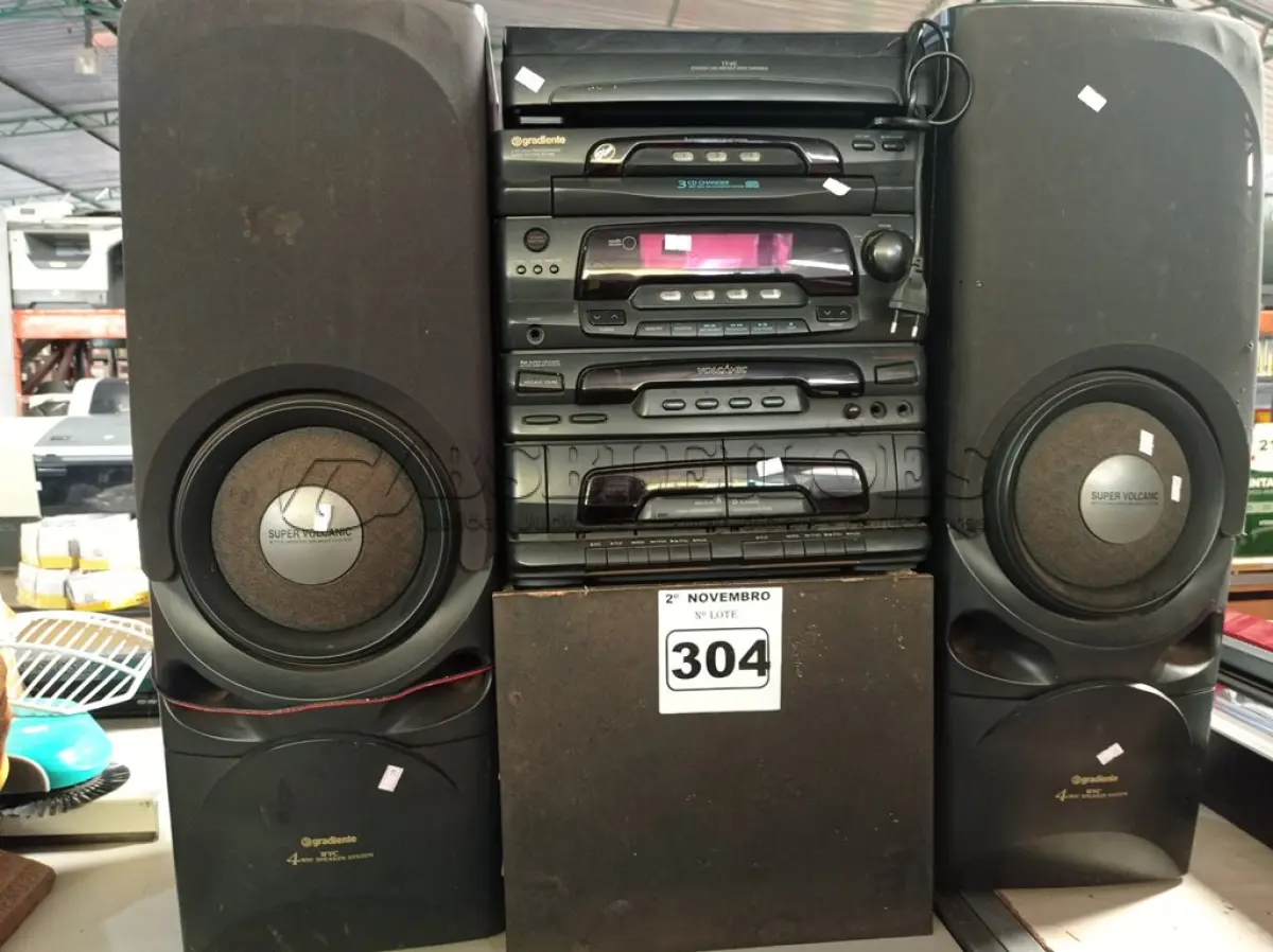 LOTE 304 - 01 APARELHO DE SOM 4X1 GRADIENTE. (NO ESTADO) ATENÇÃO! FAZER A VISITAÇÃO ANTES DE ARREMATAR, NÃO SABEMOS SE FUNCIONA. LEILÃO NÃO TEM GARANTIA E NEM DEVOLUÇÃO, SUJEITO A POSSÍVEIS AVARIAS VISÍVEIS/OCULTAS E/OU AUSÊNCIA DE COMPONENTES.