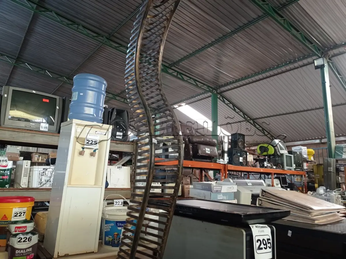 LOTE 293 - 01 CAFETEIRA, 01 TORRADEIRA E 01 PORTA CD. (NO ESTADO) ATENÇÃO! FAZER A VISITAÇÃO ANTES DE ARREMATAR, NÃO SABEMOS SE FUNCIONA. LEILÃO NÃO TEM GARANTIA E NEM DEVOLUÇÃO, SUJEITO A POSSÍVEIS AVARIAS VISÍVEIS/OCULTAS E/OU AUSÊNCIA DE COMPONENTES.