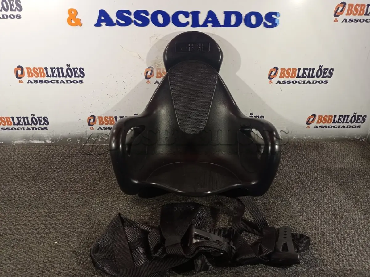 LOTE 054 - 01 CADEIRINHA INFANTIL PARA SCOOTER ELÉTRICA OU MOTO MARCA GIVI. (NO ESTADO) ATENÇÃO! FAZER A VISITAÇÃO ANTES DE ARREMATAR, NÃO SABEMOS SE FUNCIONA. LEILÃO NÃO TEM GARANTIA E NEM DEVOLUÇÃO, SUJEITO A POSSÍVEIS AVARIAS VISÍVEIS/OCULTAS E/OU AUSÊNCIA DE COMPONENTES.