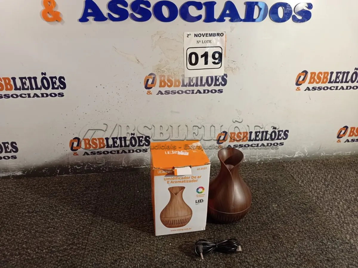 LOTE 019 - 01 UMIDIFICADOR/AROMATIZADOR DE AR. (NO ESTADO) ATENÇÃO! FAZER A VISITAÇÃO ANTES DE ARREMATAR, NÃO SABEMOS SE FUNCIONA. LEILÃO NÃO TEM GARANTIA E NEM DEVOLUÇÃO, SUJEITO A POSSÍVEIS AVARIAS VISÍVEIS/OCULTAS E/OU AUSÊNCIA DE COMPONENTES.