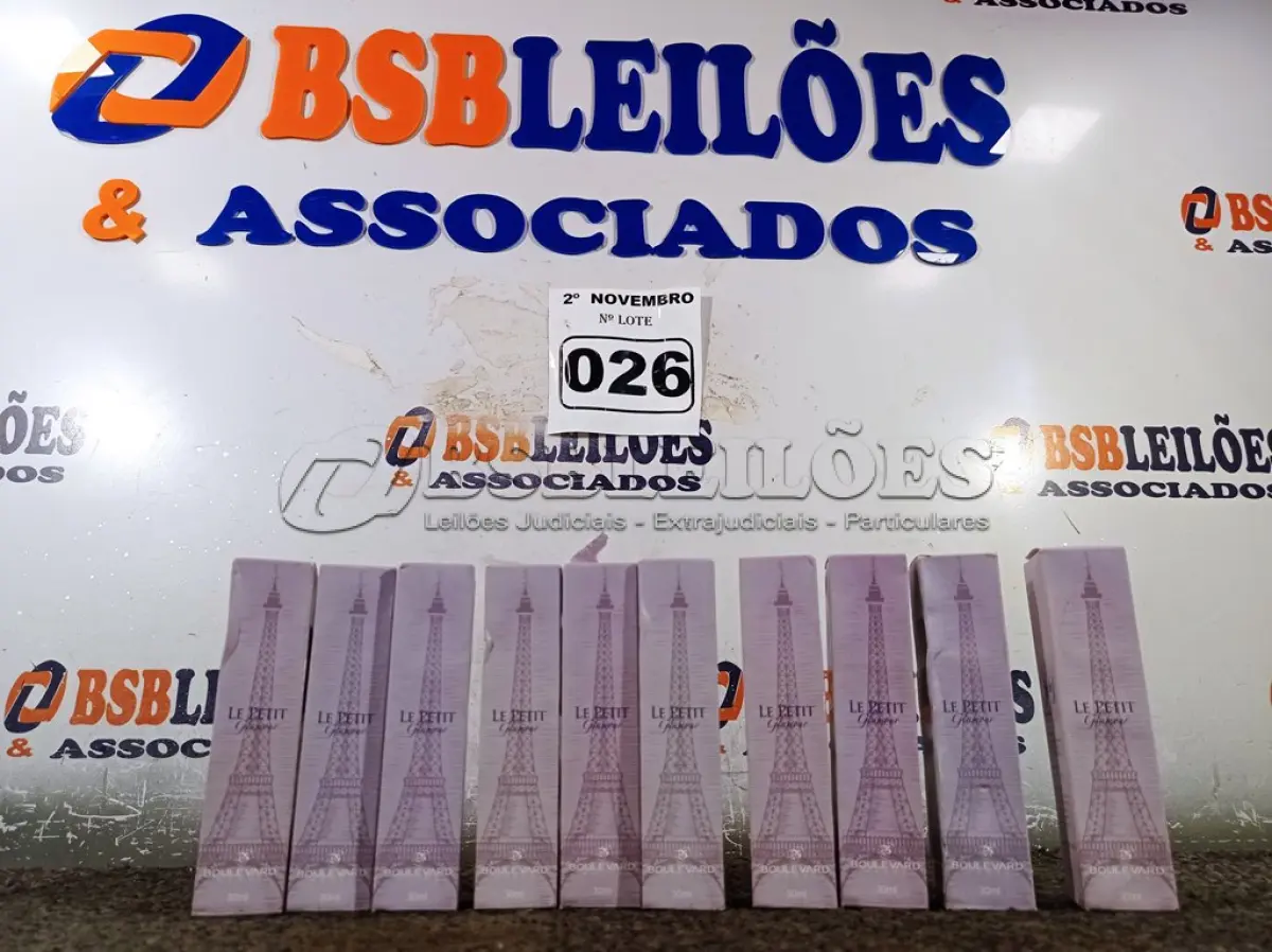 LOTE 026 - 10 PERFUMES LE PETIT 30ML. (NO ESTADO) ATENÇÃO! FAZER A VISITAÇÃO ANTES DE ARREMATAR, NÃO SABEMOS SE FUNCIONA. LEILÃO NÃO TEM GARANTIA E NEM DEVOLUÇÃO, SUJEITO A POSSÍVEIS AVARIAS VISÍVEIS/OCULTAS E/OU AUSÊNCIA DE COMPONENTES.