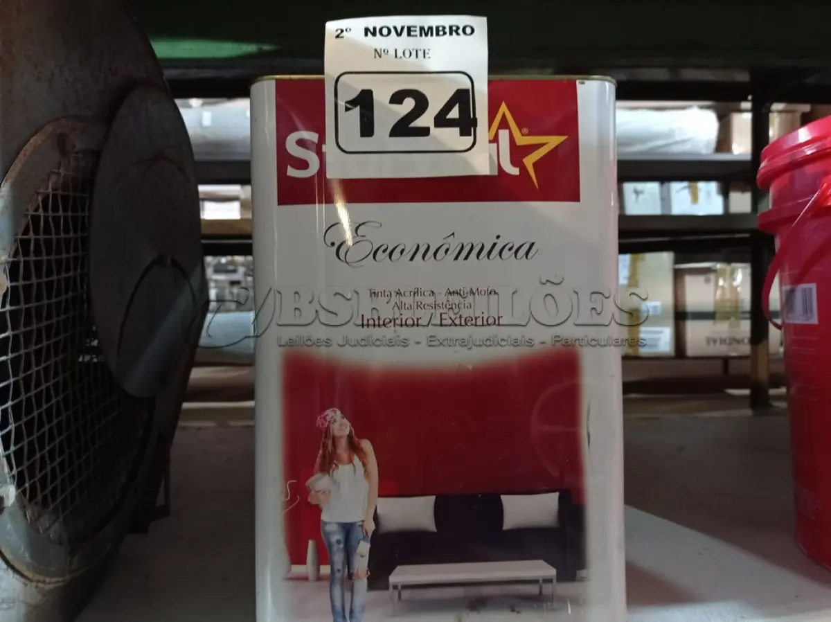 LOTE 124 - 01 LATA DE TINTA STAR VINIL 18L FOSCA ECONÔMICA LONDRES. (NO ESTADO) ATENÇÃO! FAZER A VISITAÇÃO ANTES DE ARREMATAR, NÃO SABEMOS SE FUNCIONA. LEILÃO NÃO TEM GARANTIA E NEM DEVOLUÇÃO, SUJEITO A POSSÍVEIS AVARIAS VISÍVEIS/OCULTAS E/OU AUSÊNCIA DE COMPONENTES.