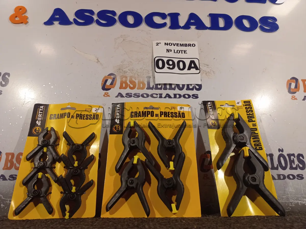 LOTE 090 - 01 KIT DE GRAMPOS DE PRESSÃO. (NO ESTADO) ATENÇÃO! FAZER A VISITAÇÃO ANTES DE ARREMATAR, NÃO SABEMOS SE FUNCIONA. LEILÃO NÃO TEM GARANTIA E NEM DEVOLUÇÃO, SUJEITO A POSSÍVEIS AVARIAS VISÍVEIS/OCULTAS E/OU AUSÊNCIA DE COMPONENTES.