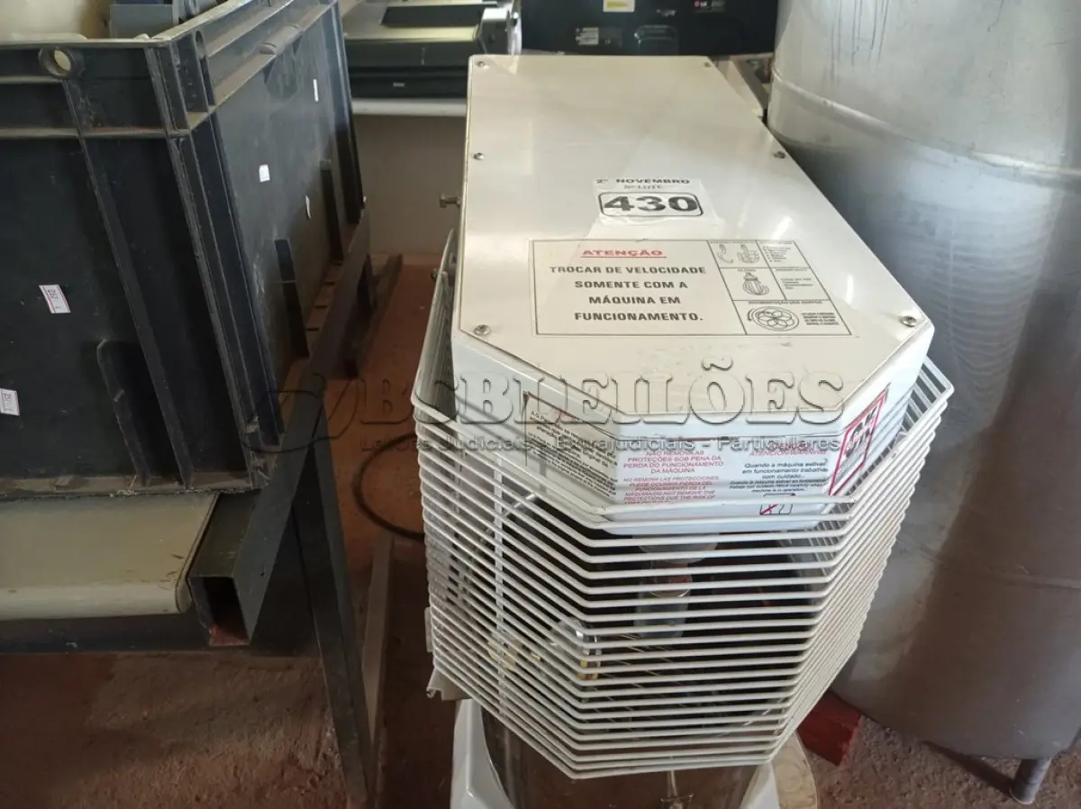 LOTE 430 - 01 MASSEIRA INDUSTRIAL GPANIS. (NO ESTADO) ATENÇÃO! FAZER A VISITAÇÃO ANTES DE ARREMATAR, NÃO SABEMOS SE FUNCIONA. LEILÃO NÃO TEM GARANTIA E NEM DEVOLUÇÃO, SUJEITO A POSSÍVEIS AVARIAS VISÍVEIS/OCULTAS E/OU AUSÊNCIA DE COMPONENTES.