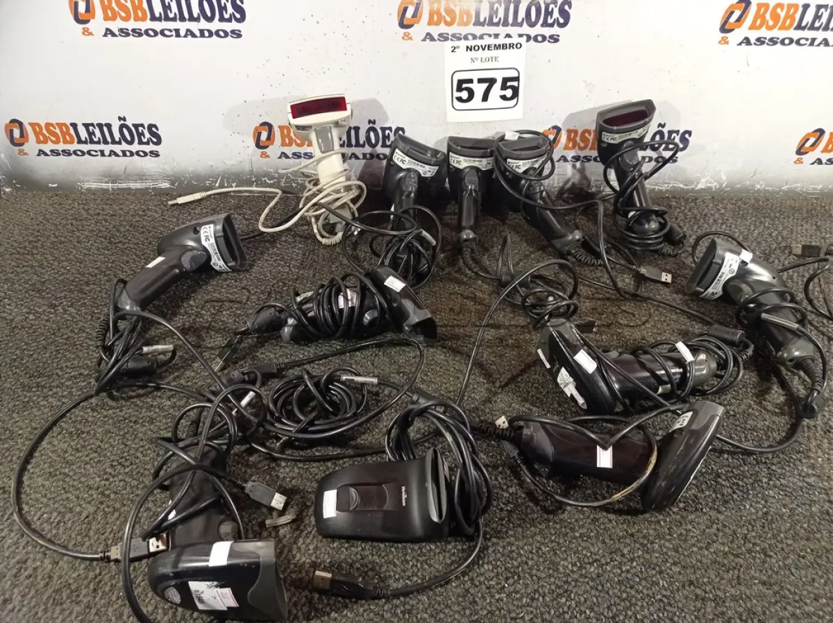 LOTE 575 - 01 LOTE COM VÁRIOS LEITORES DE CÓDIGO DE BARRAS. (NO ESTADO) ATENÇÃO! FAZER A VISITAÇÃO ANTES DE ARREMATAR, NÃO SABEMOS SE FUNCIONA. LEILÃO NÃO TEM GARANTIA E NEM DEVOLUÇÃO, SUJEITO A POSSÍVEIS AVARIAS VISÍVEIS/OCULTAS E/OU AUSÊNCIA DE COMPONENTES.