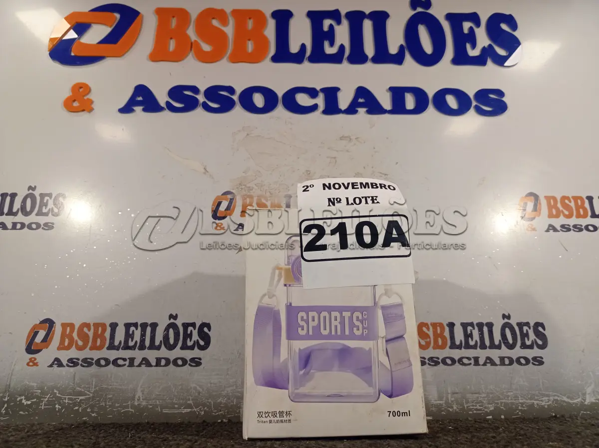 LOTE 210 - 01 GARRAFA PARA CRIANÇA. (NO ESTADO) ATENÇÃO! FAZER A VISITAÇÃO ANTES DE ARREMATAR, NÃO SABEMOS SE FUNCIONA. LEILÃO NÃO TEM GARANTIA E NEM DEVOLUÇÃO, SUJEITO A POSSÍVEIS AVARIAS VISÍVEIS/OCULTAS E/OU AUSÊNCIA DE COMPONENTES.