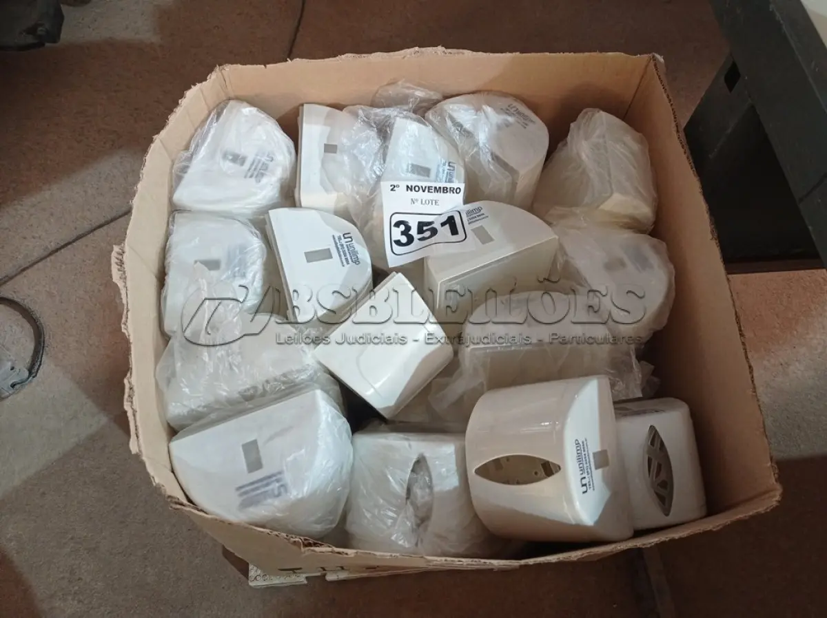 LOTE 351 - 01 LOTE COM VÁRIOS DISPENSES PARA SABONETE. (NO ESTADO) ATENÇÃO! FAZER A VISITAÇÃO ANTES DE ARREMATAR, NÃO SABEMOS SE FUNCIONA. LEILÃO NÃO TEM GARANTIA E NEM DEVOLUÇÃO, SUJEITO A POSSÍVEIS AVARIAS VISÍVEIS/OCULTAS E/OU AUSÊNCIA DE COMPONENTES.