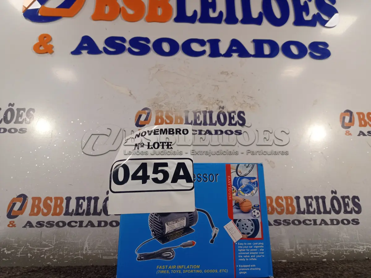 LOTE 045 - 01 COMPRESSOR DE AR PORTÁTIL 12V. (NO ESTADO) ATENÇÃO! FAZER A VISITAÇÃO ANTES DE ARREMATAR, NÃO SABEMOS SE FUNCIONA. LEILÃO NÃO TEM GARANTIA E NEM DEVOLUÇÃO, SUJEITO A POSSÍVEIS AVARIAS VISÍVEIS/OCULTAS E/OU AUSÊNCIA DE COMPONENTES.