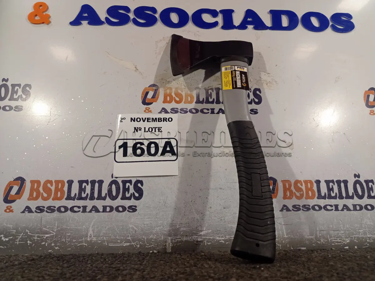LOTE 160 - 01 MACHADINHA CAÇA E PESCA COM CABO EMBORRACHADO. (NO ESTADO) ATENÇÃO! FAZER A VISITAÇÃO ANTES DE ARREMATAR, NÃO SABEMOS SE FUNCIONA. LEILÃO NÃO TEM GARANTIA E NEM DEVOLUÇÃO, SUJEITO A POSSÍVEIS AVARIAS VISÍVEIS/OCULTAS E/OU AUSÊNCIA DE COMPONENTES.