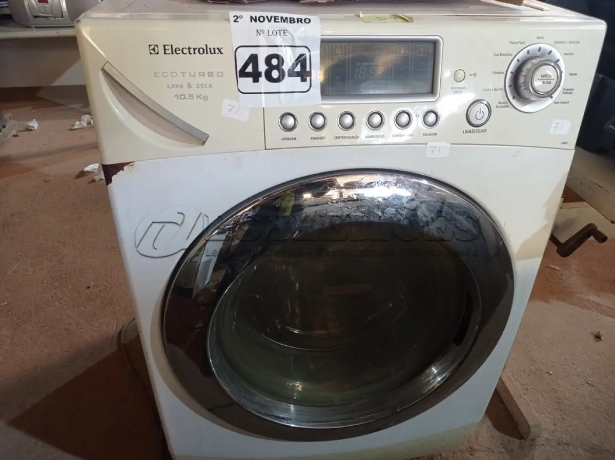 LOTE 484 - 01 LAVA SECA MARCA ELECTROLUX CAPACIDADE 10.5KG. (NO ESTADO) ATENÇÃO! FAZER A VISITAÇÃO ANTES DE ARREMATAR, NÃO SABEMOS SE FUNCIONA. LEILÃO NÃO TEM GARANTIA E NEM DEVOLUÇÃO, SUJEITO A POSSÍVEIS AVARIAS VISÍVEIS/OCULTAS E/OU AUSÊNCIA DE COMPONENTES.