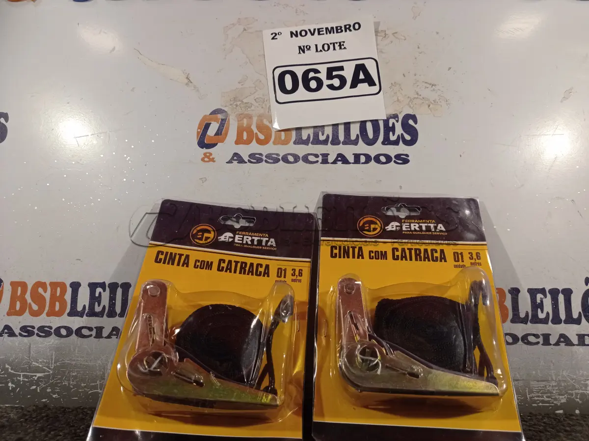 LOTE 065 - 02 CINTAS COM CATRACA 3,6M. (NO ESTADO) ATENÇÃO! FAZER A VISITAÇÃO ANTES DE ARREMATAR, NÃO SABEMOS SE FUNCIONA. LEILÃO NÃO TEM GARANTIA E NEM DEVOLUÇÃO, SUJEITO A POSSÍVEIS AVARIAS VISÍVEIS/OCULTAS E/OU AUSÊNCIA DE COMPONENTES.