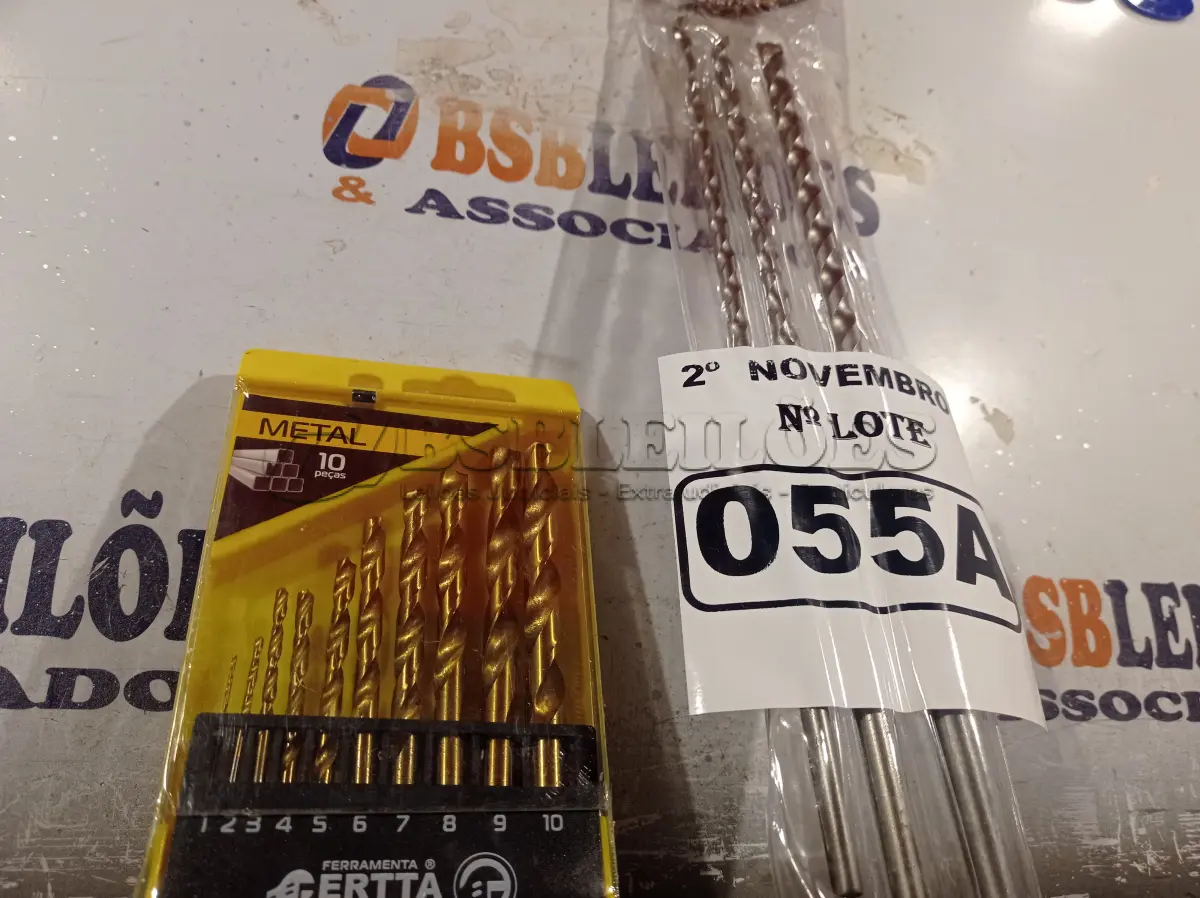 LOTE 055 - 01 KIT DE BROCAS. (NO ESTADO) ATENÇÃO! FAZER A VISITAÇÃO ANTES DE ARREMATAR, NÃO SABEMOS SE FUNCIONA. LEILÃO NÃO TEM GARANTIA E NEM DEVOLUÇÃO, SUJEITO A POSSÍVEIS AVARIAS VISÍVEIS/OCULTAS E/OU AUSÊNCIA DE COMPONENTES.