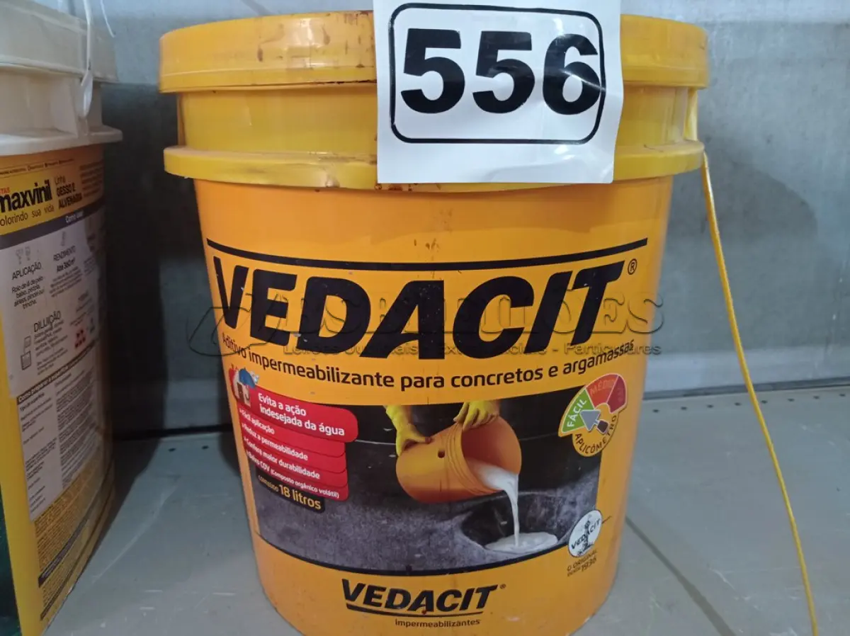 LOTE 556 - 01 BALDE DE VEDACIT, ADITIVO IMPERMEABILIZANTE PARA CONCRETOS E ARGAMASSAS 18L. (NO ESTADO) ATENÇÃO! FAZER A VISITAÇÃO ANTES DE ARREMATAR, NÃO SABEMOS SE FUNCIONA. LEILÃO NÃO TEM GARANTIA E NEM DEVOLUÇÃO, SUJEITO A POSSÍVEIS AVARIAS VISÍVEIS/OCULTAS E/OU AUSÊNCIA DE COMPONENTES.