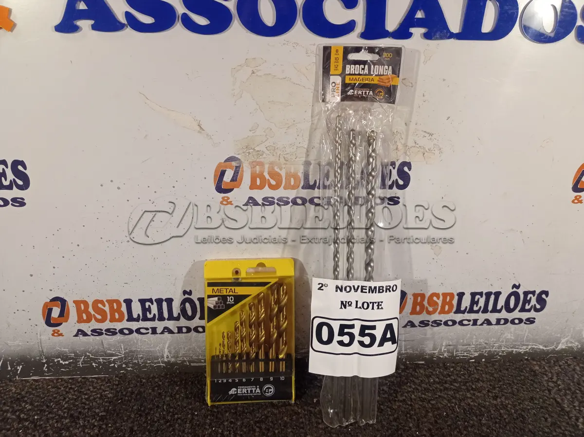 LOTE 055 - 01 KIT DE BROCAS. (NO ESTADO) ATENÇÃO! FAZER A VISITAÇÃO ANTES DE ARREMATAR, NÃO SABEMOS SE FUNCIONA. LEILÃO NÃO TEM GARANTIA E NEM DEVOLUÇÃO, SUJEITO A POSSÍVEIS AVARIAS VISÍVEIS/OCULTAS E/OU AUSÊNCIA DE COMPONENTES.
