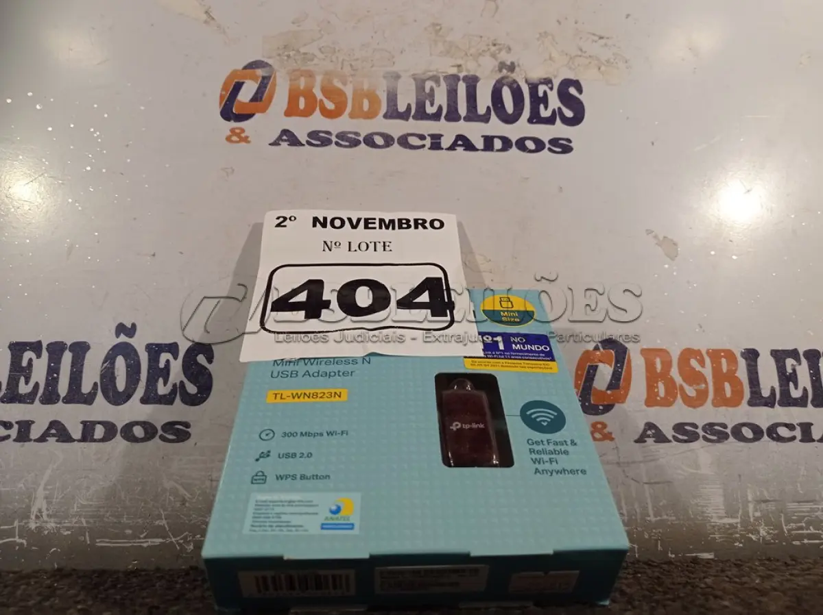LOTE 404 - 01 ADAPTADOR WIRELESS TPLINK 300 MBPS. (NO ESTADO) ATENÇÃO! FAZER A VISITAÇÃO ANTES DE ARREMATAR, NÃO SABEMOS SE FUNCIONA. LEILÃO NÃO TEM GARANTIA E NEM DEVOLUÇÃO, SUJEITO A POSSÍVEIS AVARIAS VISÍVEIS/OCULTAS E/OU AUSÊNCIA DE COMPONENTES.