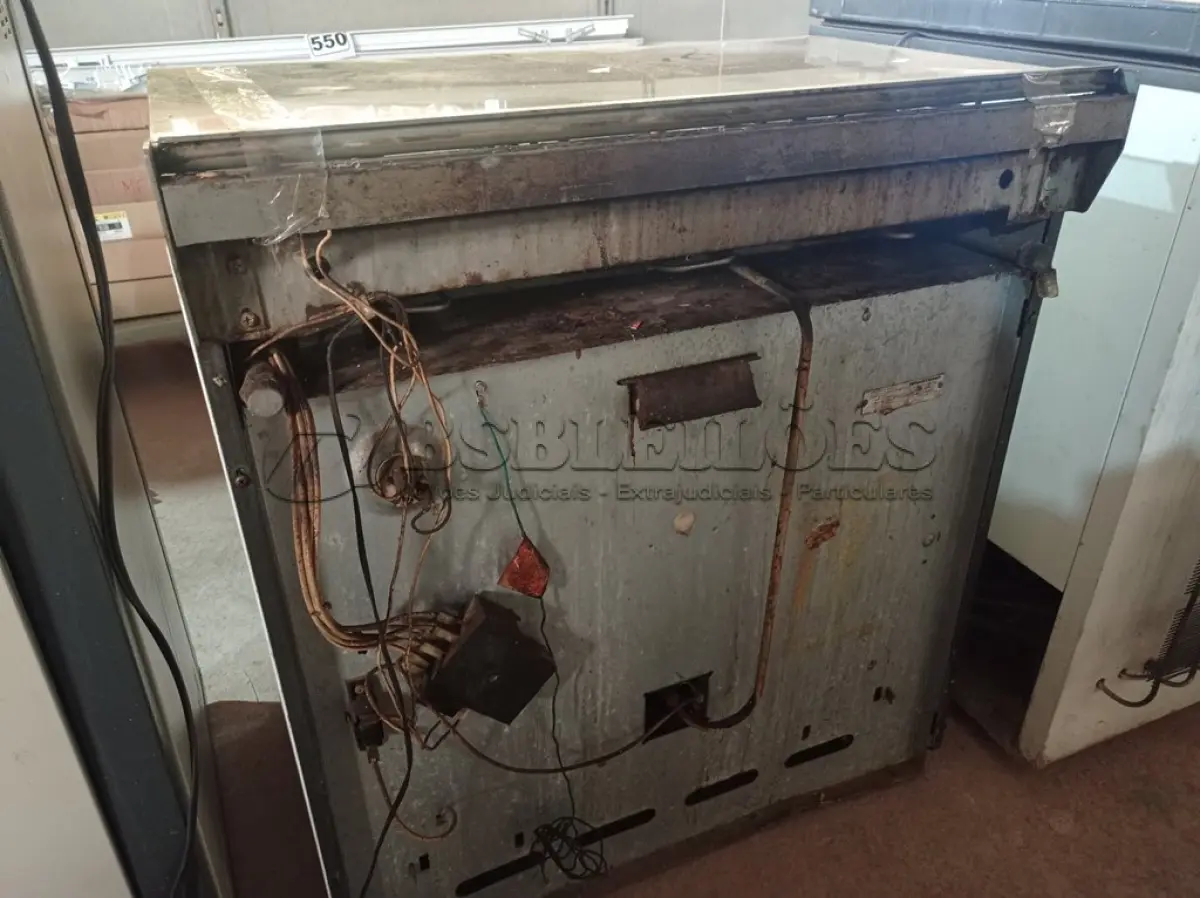 LOTE 482 - 01 FOGÃO A GÁS 06 BOCAS MARCA BRASTEMP. (NO ESTADO) ATENÇÃO! FAZER A VISITAÇÃO ANTES DE ARREMATAR, NÃO SABEMOS SE FUNCIONA. LEILÃO NÃO TEM GARANTIA E NEM DEVOLUÇÃO, SUJEITO A POSSÍVEIS AVARIAS VISÍVEIS/OCULTAS E/OU AUSÊNCIA DE COMPONENTES.