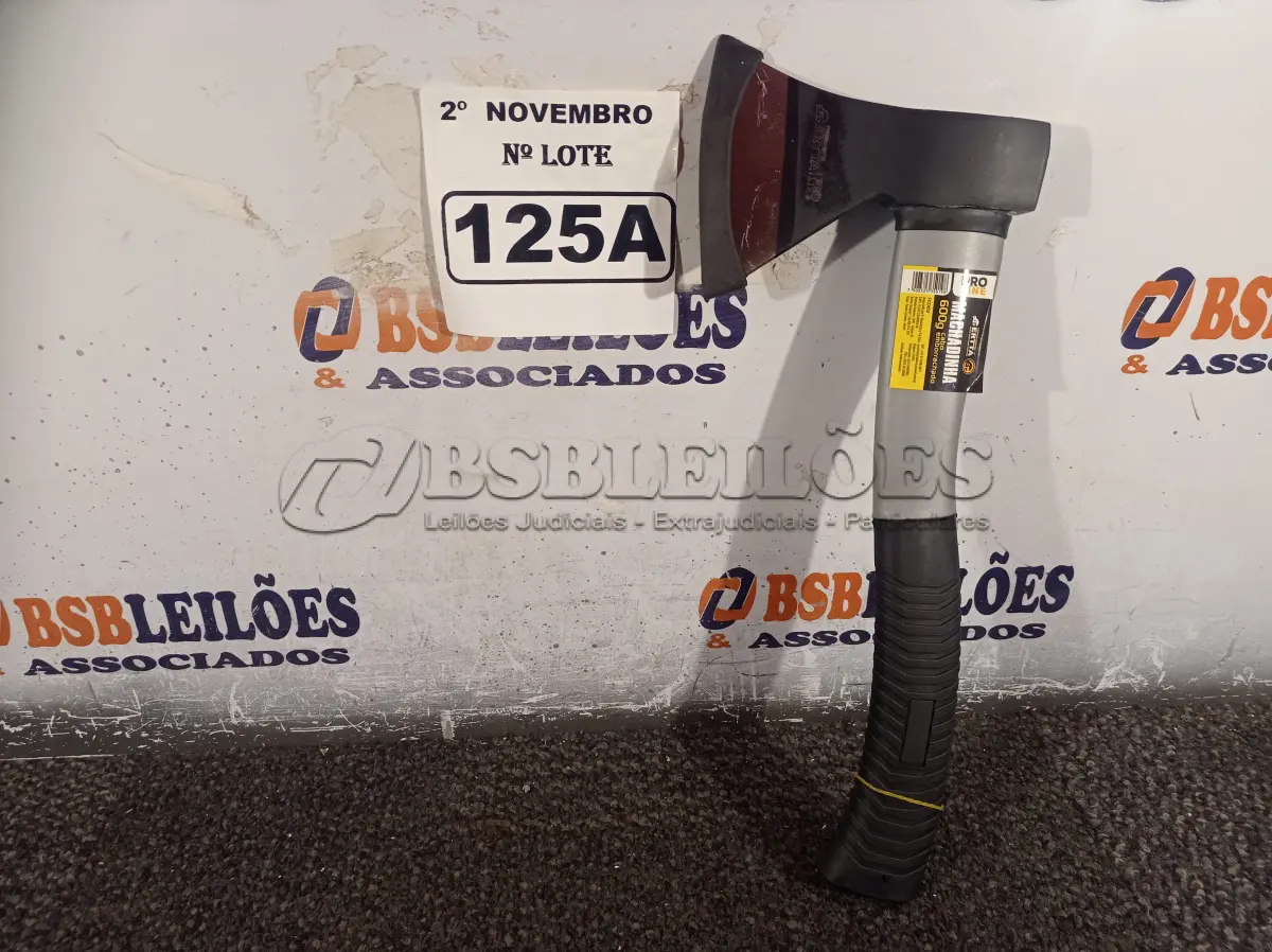 LOTE 125 - 01 MACHADINHA CAÇA E PESCA COM CABO EMBORRACHADO. (NO ESTADO) ATENÇÃO! FAZER A VISITAÇÃO ANTES DE ARREMATAR, NÃO SABEMOS SE FUNCIONA. LEILÃO NÃO TEM GARANTIA E NEM DEVOLUÇÃO, SUJEITO A POSSÍVEIS AVARIAS VISÍVEIS/OCULTAS E/OU AUSÊNCIA DE COMPONENTES.