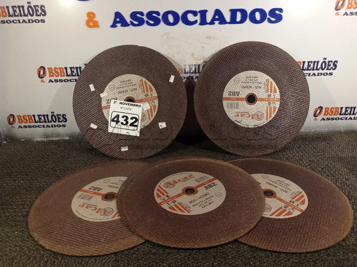 LOTE 432 - 05 DISCOS PARA SERRA DE BANCADA. (NO ESTADO) ATENÇÃO! FAZER A VISITAÇÃO ANTES DE ARREMATAR, NÃO SABEMOS SE FUNCIONA. LEILÃO NÃO TEM GARANTIA E NEM DEVOLUÇÃO, SUJEITO A POSSÍVEIS AVARIAS VISÍVEIS/OCULTAS E/OU AUSÊNCIA DE COMPONENTES.