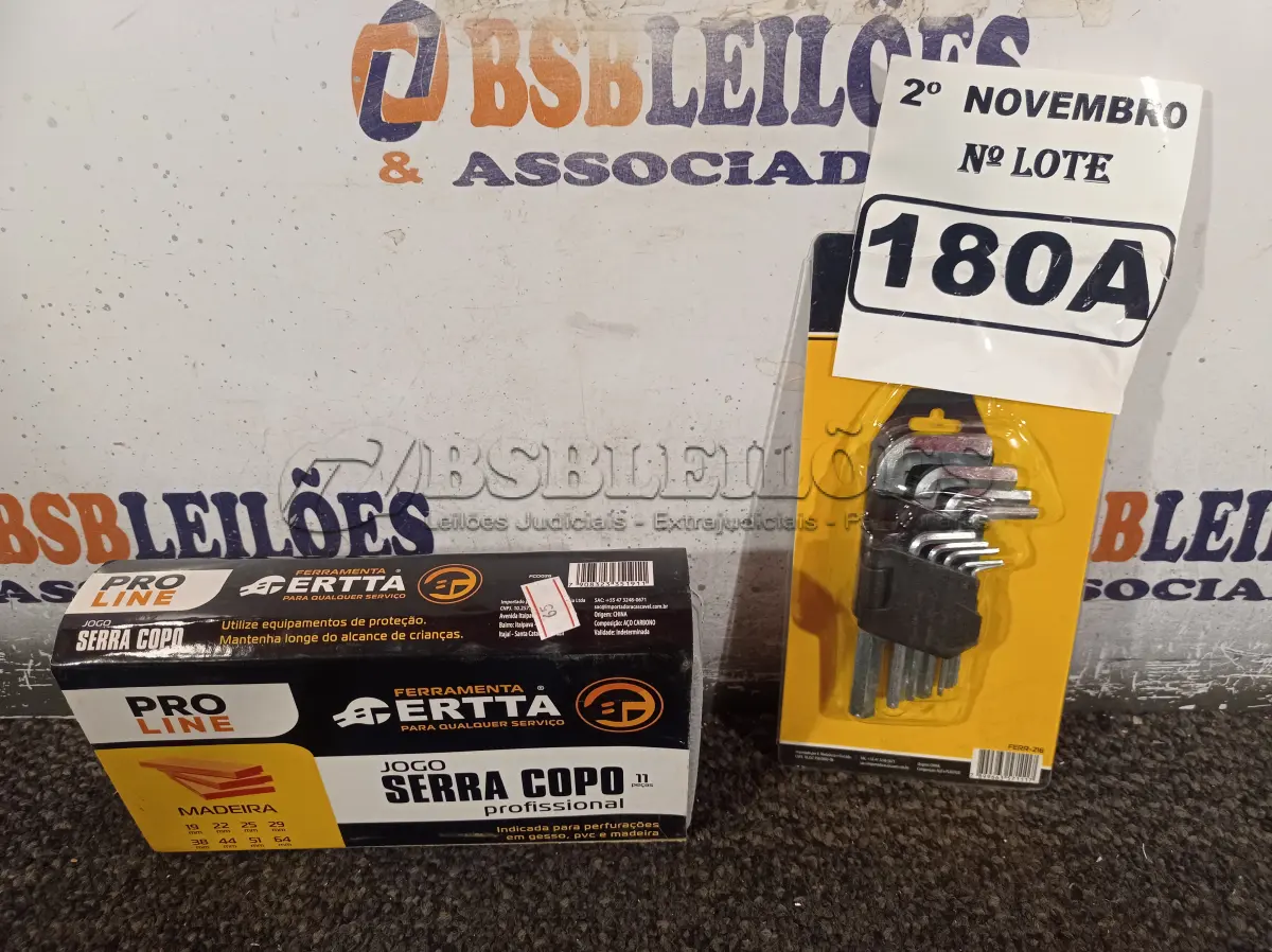 LOTE 180 - 01 JOGO DE SERRA COPO E 01 KIT DE CHAVE ALLEN. (NO ESTADO) ATENÇÃO! FAZER A VISITAÇÃO ANTES DE ARREMATAR, NÃO SABEMOS SE FUNCIONA. LEILÃO NÃO TEM GARANTIA E NEM DEVOLUÇÃO, SUJEITO A POSSÍVEIS AVARIAS VISÍVEIS/OCULTAS E/OU AUSÊNCIA DE COMPONENTES.