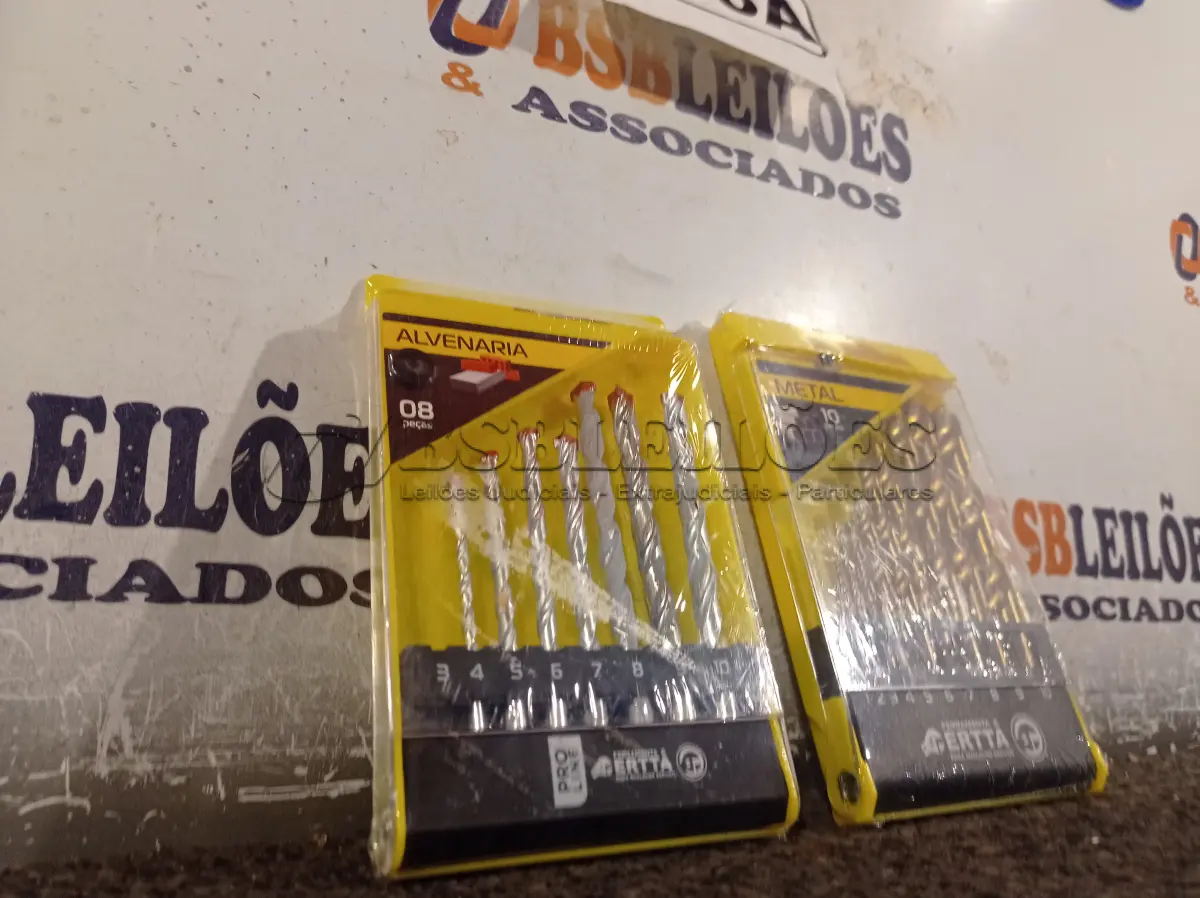 LOTE 145 - 02 KIT’S DE BROCAS. (NO ESTADO) ATENÇÃO! FAZER A VISITAÇÃO ANTES DE ARREMATAR, NÃO SABEMOS SE FUNCIONA. LEILÃO NÃO TEM GARANTIA E NEM DEVOLUÇÃO, SUJEITO A POSSÍVEIS AVARIAS VISÍVEIS/OCULTAS E/OU AUSÊNCIA DE COMPONENTES.