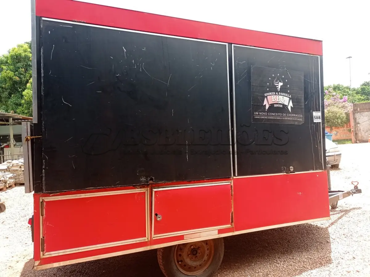 LOTE 588 - 01 TRAILLER ROBEQUE. (NO ESTADO) ATENÇÃO! FAZER A VISITAÇÃO ANTES DE ARREMATAR, NÃO SABEMOS SE FUNCIONA. LEILÃO NÃO TEM GARANTIA E NEM DEVOLUÇÃO, SUJEITO A POSSÍVEIS AVARIAS VISÍVEIS/OCULTAS E/OU AUSÊNCIA DE COMPONENTES.