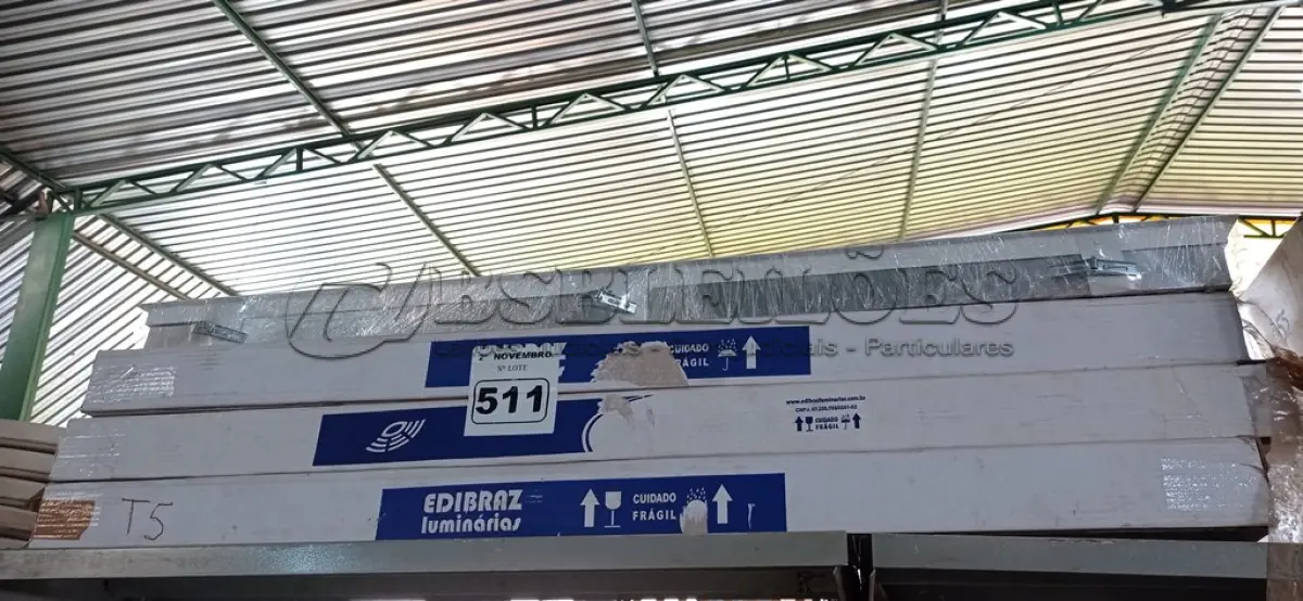 LOTE 511 - 04 LUMINÁRIAS DE EMBUTIR 7808 2X32/40 MARCAS EDIBRAZ. (NO ESTADO) ATENÇÃO! FAZER A VISITAÇÃO ANTES DE ARREMATAR, NÃO SABEMOS SE FUNCIONA. LEILÃO NÃO TEM GARANTIA E NEM DEVOLUÇÃO, SUJEITO A POSSÍVEIS AVARIAS VISÍVEIS/OCULTAS E/OU AUSÊNCIA DE COMPONENTES.