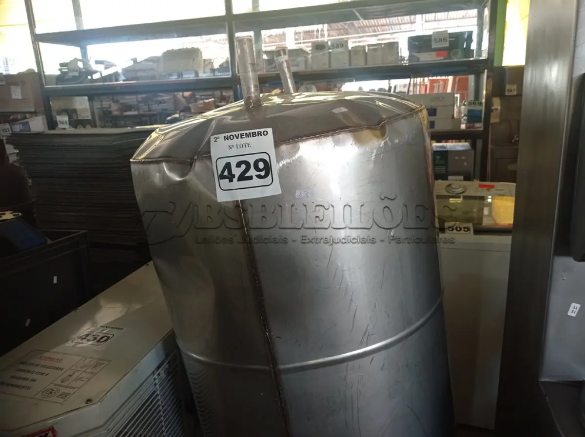 LOTE 429 - 01 BOILER EM AÇO INOX. (NO ESTADO) ATENÇÃO! FAZER A VISITAÇÃO ANTES DE ARREMATAR, NÃO SABEMOS SE FUNCIONA. LEILÃO NÃO TEM GARANTIA E NEM DEVOLUÇÃO, SUJEITO A POSSÍVEIS AVARIAS VISÍVEIS/OCULTAS E/OU AUSÊNCIA DE COMPONENTES.