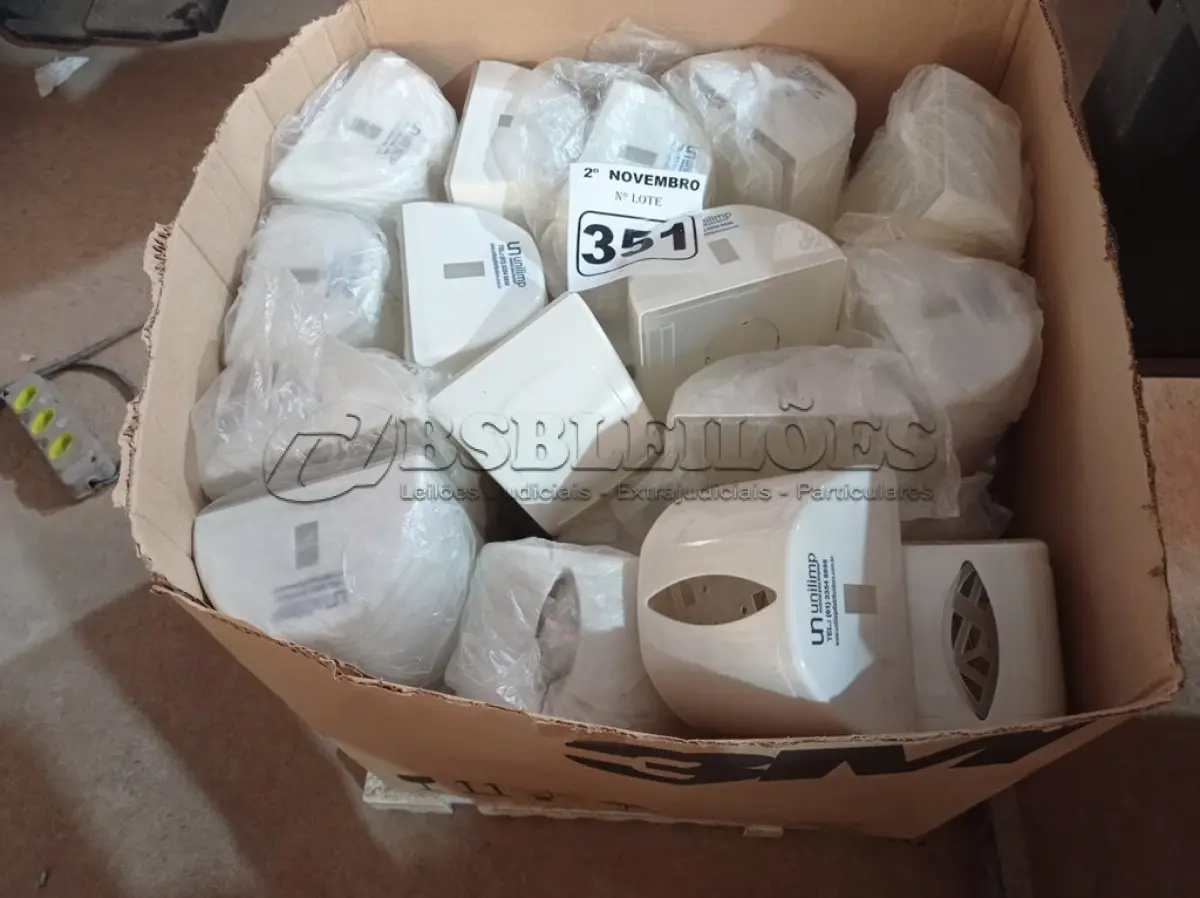 LOTE 351 - 01 LOTE COM VÁRIOS DISPENSES PARA SABONETE. (NO ESTADO) ATENÇÃO! FAZER A VISITAÇÃO ANTES DE ARREMATAR, NÃO SABEMOS SE FUNCIONA. LEILÃO NÃO TEM GARANTIA E NEM DEVOLUÇÃO, SUJEITO A POSSÍVEIS AVARIAS VISÍVEIS/OCULTAS E/OU AUSÊNCIA DE COMPONENTES.