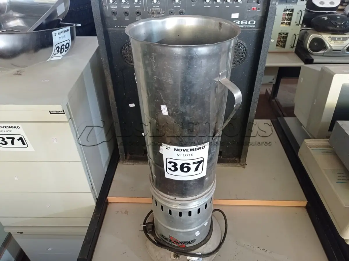 LOTE 367 - 01 LIQUIDIFICADOR INDUSTRIAL MARCA SKYMSEN. (NO ESTADO) ATENÇÃO! FAZER A VISITAÇÃO ANTES DE ARREMATAR, NÃO SABEMOS SE FUNCIONA. LEILÃO NÃO TEM GARANTIA E NEM DEVOLUÇÃO, SUJEITO A POSSÍVEIS AVARIAS VISÍVEIS/OCULTAS E/OU AUSÊNCIA DE COMPONENTES.