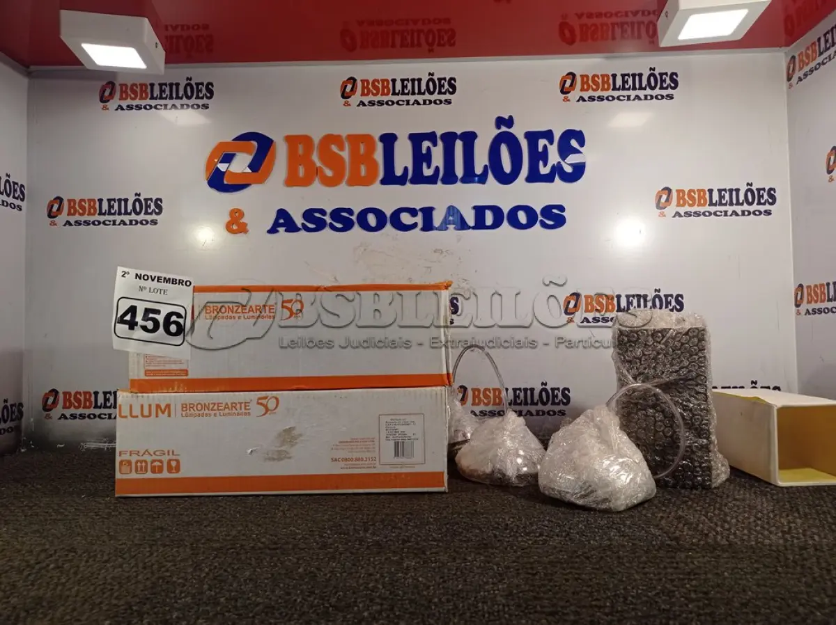 LOTE 456 - 04 PENDENTES BEDSIDE. (NO ESTADO) ATENÇÃO! FAZER A VISITAÇÃO ANTES DE ARREMATAR, NÃO SABEMOS SE FUNCIONA. LEILÃO NÃO TEM GARANTIA E NEM DEVOLUÇÃO, SUJEITO A POSSÍVEIS AVARIAS VISÍVEIS/OCULTAS E/OU AUSÊNCIA DE COMPONENTES.