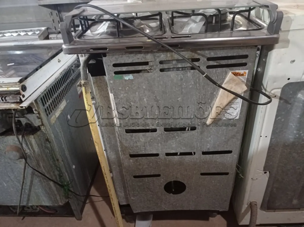 LOTE 487 - 01 FOGÃO A GÁS 04 BOCAS MARCA BRASTEMP. (NO ESTADO) ATENÇÃO! FAZER A VISITAÇÃO ANTES DE ARREMATAR, NÃO SABEMOS SE FUNCIONA. LEILÃO NÃO TEM GARANTIA E NEM DEVOLUÇÃO, SUJEITO A POSSÍVEIS AVARIAS VISÍVEIS/OCULTAS E/OU AUSÊNCIA DE COMPONENTES.