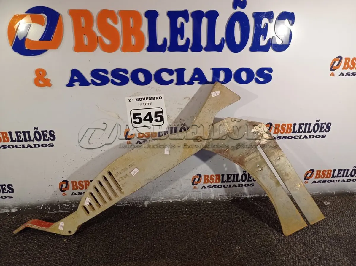 LOTE 545 - 01 PROTETOR DE DISCO PARA SERRA CIRCULAR. (NO ESTADO) ATENÇÃO! FAZER A VISITAÇÃO ANTES DE ARREMATAR, NÃO SABEMOS SE FUNCIONA. LEILÃO NÃO TEM GARANTIA E NEM DEVOLUÇÃO, SUJEITO A POSSÍVEIS AVARIAS VISÍVEIS/OCULTAS E/OU AUSÊNCIA DE COMPONENTES.