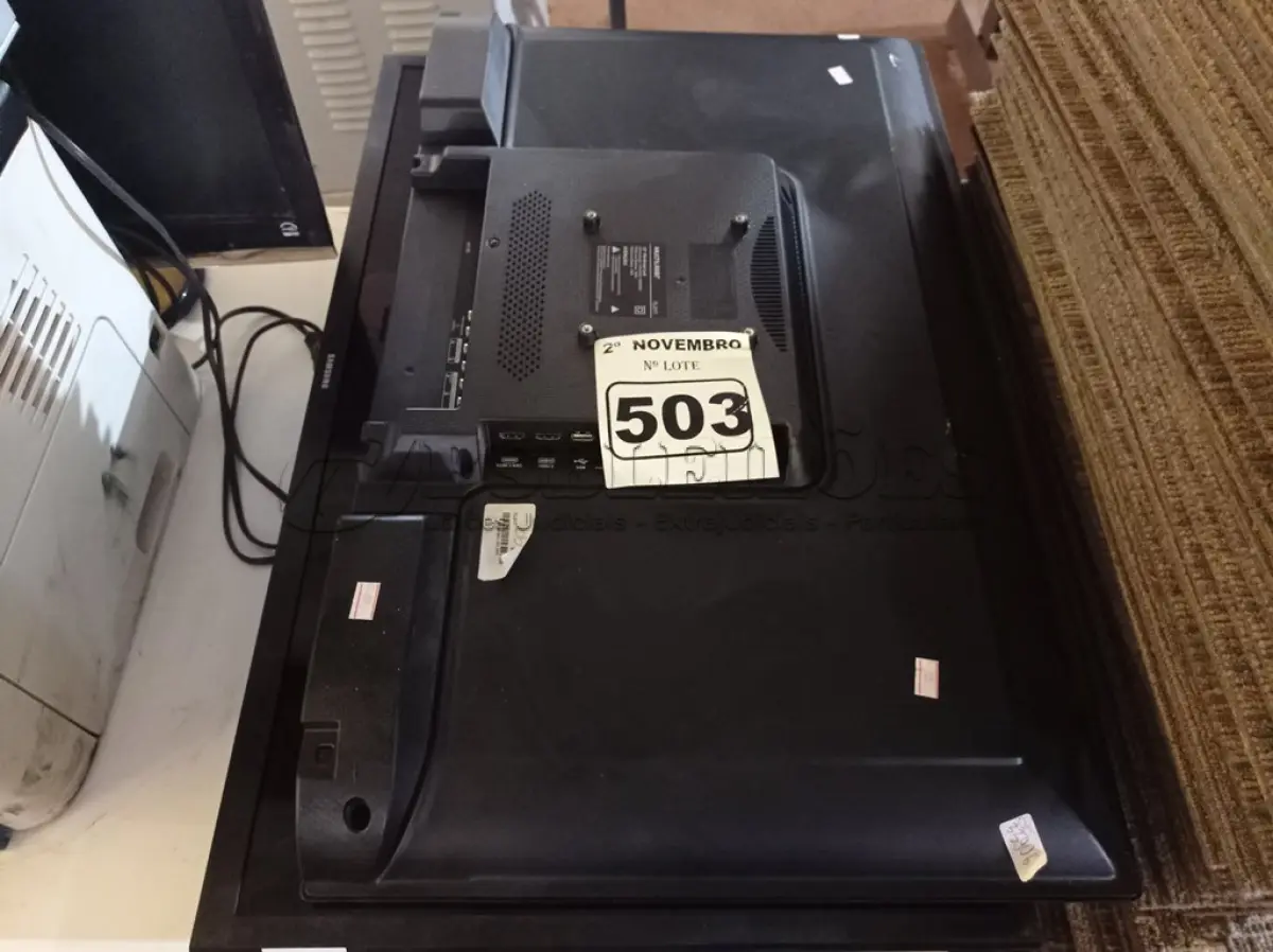 LOTE 503 - 02 TV’S MARCAS E MODELOS DIVERSOS PARA RETIRADA DE PEÇAS. (NO ESTADO) ATENÇÃO! FAZER A VISITAÇÃO ANTES DE ARREMATAR, NÃO SABEMOS SE FUNCIONA. LEILÃO NÃO TEM GARANTIA E NEM DEVOLUÇÃO, SUJEITO A POSSÍVEIS AVARIAS VISÍVEIS/OCULTAS E/OU AUSÊNCIA DE COMPONENTES.