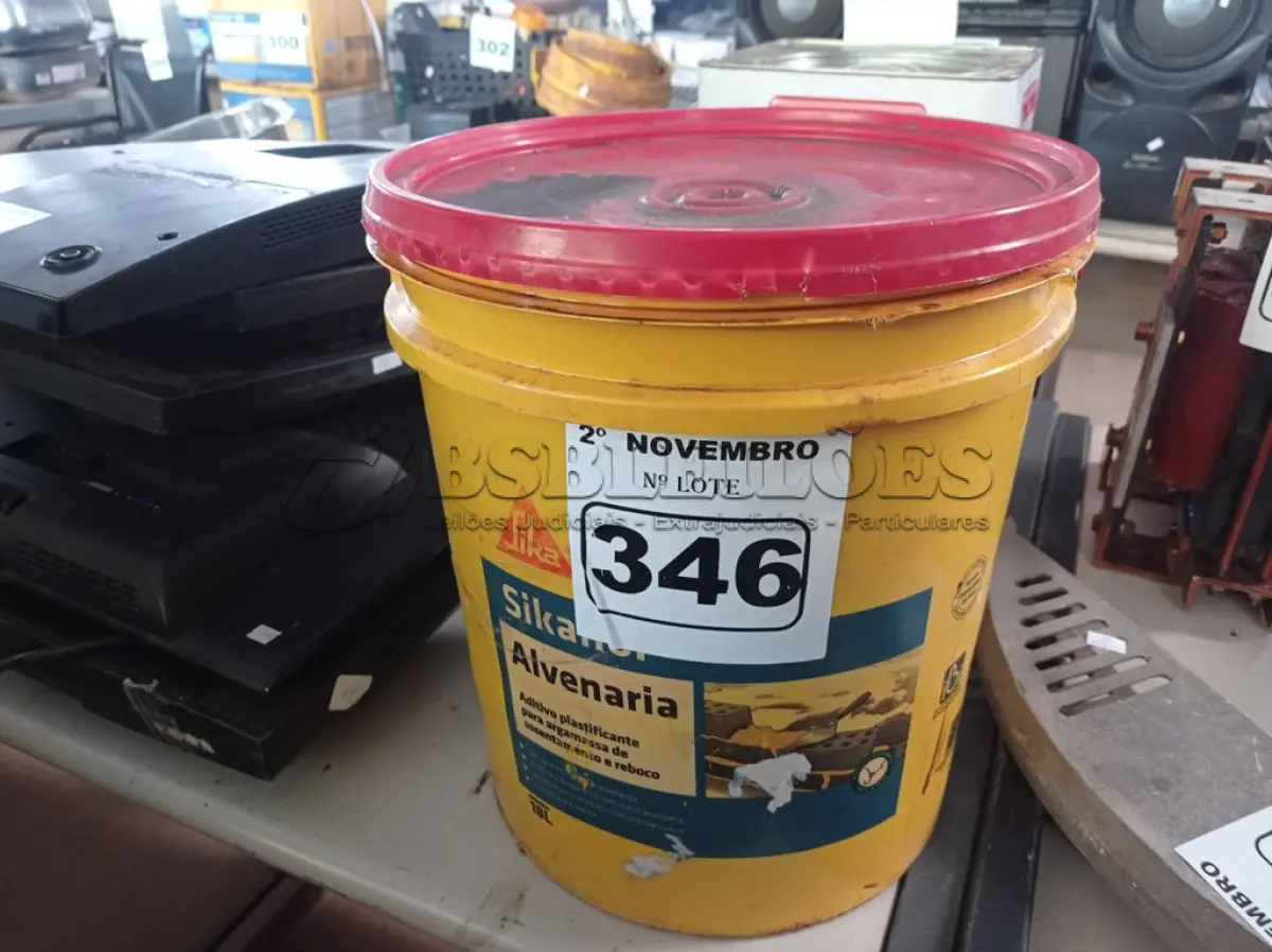 LOTE 346 - 01 BALDE DE SIKANOL ALVENARIA, ADITIVO PLASTIFICANTE PARA ARGAMASSA DE ASSENTAMENTO E REBOCO. (NO ESTADO) ATENÇÃO! FAZER A VISITAÇÃO ANTES DE ARREMATAR, NÃO SABEMOS SE FUNCIONA. LEILÃO NÃO TEM GARANTIA E NEM DEVOLUÇÃO, SUJEITO A POSSÍVEIS AVARIAS VISÍVEIS/OCULTAS E/OU AUSÊNCIA DE COMPONENTES.