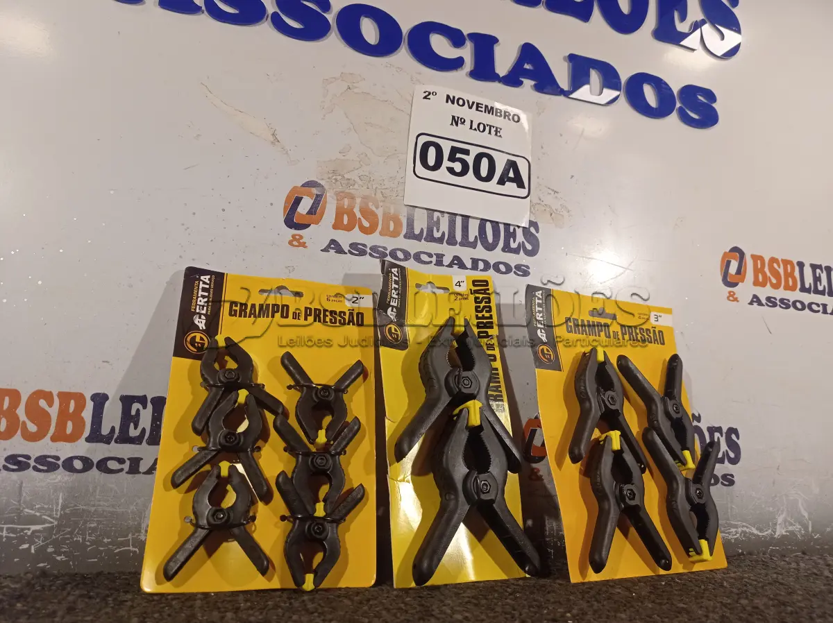 LOTE 050 - 01 KIT DE GRAMPOS DE PRESSÃO. (NO ESTADO) ATENÇÃO! FAZER A VISITAÇÃO ANTES DE ARREMATAR, NÃO SABEMOS SE FUNCIONA. LEILÃO NÃO TEM GARANTIA E NEM DEVOLUÇÃO, SUJEITO A POSSÍVEIS AVARIAS VISÍVEIS/OCULTAS E/OU AUSÊNCIA DE COMPONENTES.