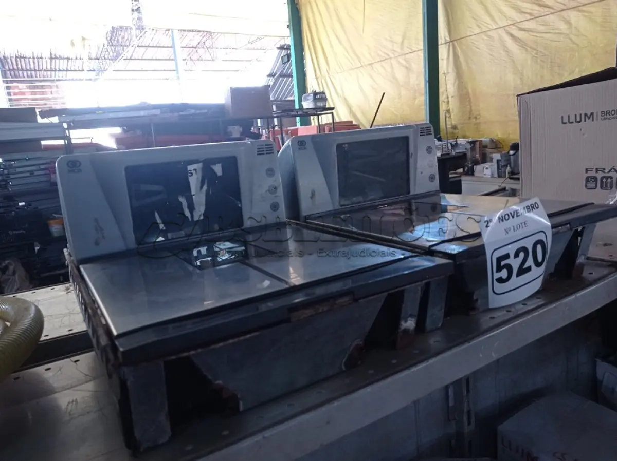 LOTE 520 - 02 BALANÇAS PARA CAIXA DE SUPERMERCADO. (NO ESTADO) ATENÇÃO! FAZER A VISITAÇÃO ANTES DE ARREMATAR, NÃO SABEMOS SE FUNCIONA. LEILÃO NÃO TEM GARANTIA E NEM DEVOLUÇÃO, SUJEITO A POSSÍVEIS AVARIAS VISÍVEIS/OCULTAS E/OU AUSÊNCIA DE COMPONENTES.