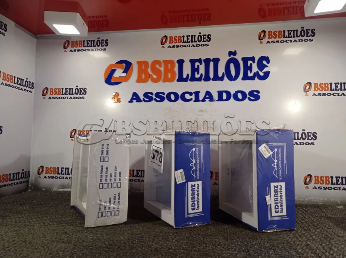 LOTE 578 - 03 LUMINÁRIAS DE EMBUTIR 8113 RETO EDIBRAZ. (NO ESTADO) ATENÇÃO! FAZER A VISITAÇÃO ANTES DE ARREMATAR, NÃO SABEMOS SE FUNCIONA. LEILÃO NÃO TEM GARANTIA E NEM DEVOLUÇÃO, SUJEITO A POSSÍVEIS AVARIAS VISÍVEIS/OCULTAS E/OU AUSÊNCIA DE COMPONENTES.
