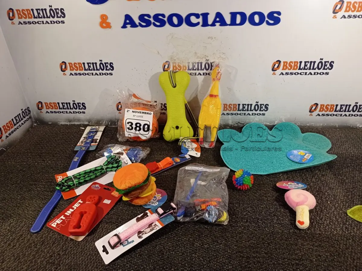 LOTE 380 - 01 KIT DE ACESSÓRIOS PARA PET. (NO ESTADO) ATENÇÃO! FAZER A VISITAÇÃO ANTES DE ARREMATAR, NÃO SABEMOS SE FUNCIONA. LEILÃO NÃO TEM GARANTIA E NEM DEVOLUÇÃO, SUJEITO A POSSÍVEIS AVARIAS VISÍVEIS/OCULTAS E/OU AUSÊNCIA DE COMPONENTES.