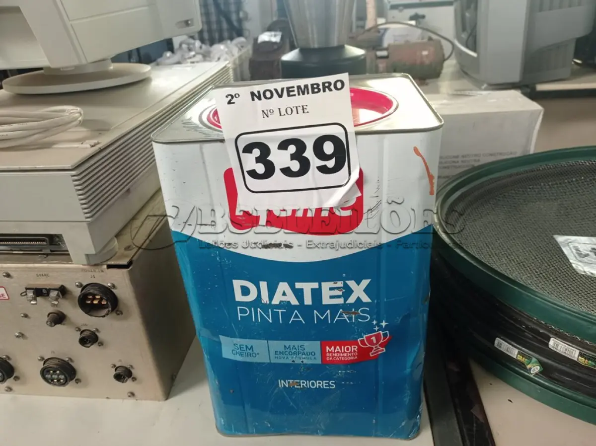 LOTE 339 - 01 LATA DE TINTA IQUINE DIATEX PINTA MAIS 18L NA COR CAMARÃO. (NO ESTADO) ATENÇÃO! FAZER A VISITAÇÃO ANTES DE ARREMATAR, NÃO SABEMOS SE FUNCIONA. LEILÃO NÃO TEM GARANTIA E NEM DEVOLUÇÃO, SUJEITO A POSSÍVEIS AVARIAS VISÍVEIS/OCULTAS E/OU AUSÊNCIA DE COMPONENTES.
