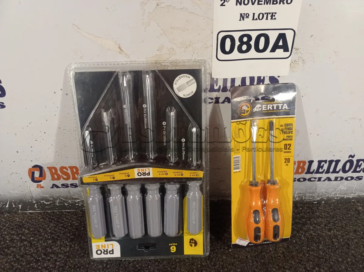 LOTE 080 - 02 KIT’S DE CHAVES FENDA/PHILIPS 06/02 PEÇAS. (NO ESTADO) ATENÇÃO! FAZER A VISITAÇÃO ANTES DE ARREMATAR, NÃO SABEMOS SE FUNCIONA. LEILÃO NÃO TEM GARANTIA E NEM DEVOLUÇÃO, SUJEITO A POSSÍVEIS AVARIAS VISÍVEIS/OCULTAS E/OU AUSÊNCIA DE COMPONENTES.