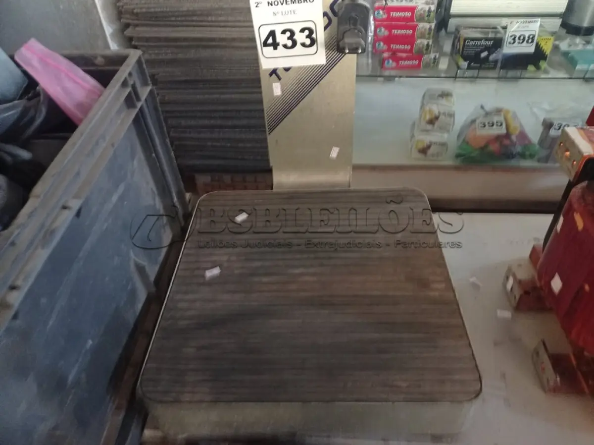 LOTE 433 - 01 BALANÇA ELETRÔNICA MARCA TOLEDO CAPACIDADE 50KG. (NO ESTADO) ATENÇÃO! FAZER A VISITAÇÃO ANTES DE ARREMATAR, NÃO SABEMOS SE FUNCIONA. LEILÃO NÃO TEM GARANTIA E NEM DEVOLUÇÃO, SUJEITO A POSSÍVEIS AVARIAS VISÍVEIS/OCULTAS E/OU AUSÊNCIA DE COMPONENTES.