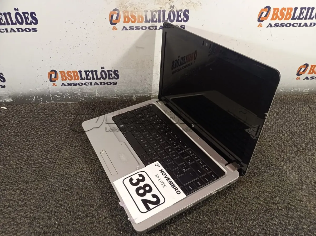 LOTE 382 - 01 NOTEBOOK MARCA HP. (NO ESTADO) ATENÇÃO! FAZER A VISITAÇÃO ANTES DE ARREMATAR, NÃO SABEMOS SE FUNCIONA. LEILÃO NÃO TEM GARANTIA E NEM DEVOLUÇÃO, SUJEITO A POSSÍVEIS AVARIAS VISÍVEIS/OCULTAS E/OU AUSÊNCIA DE COMPONENTES.
