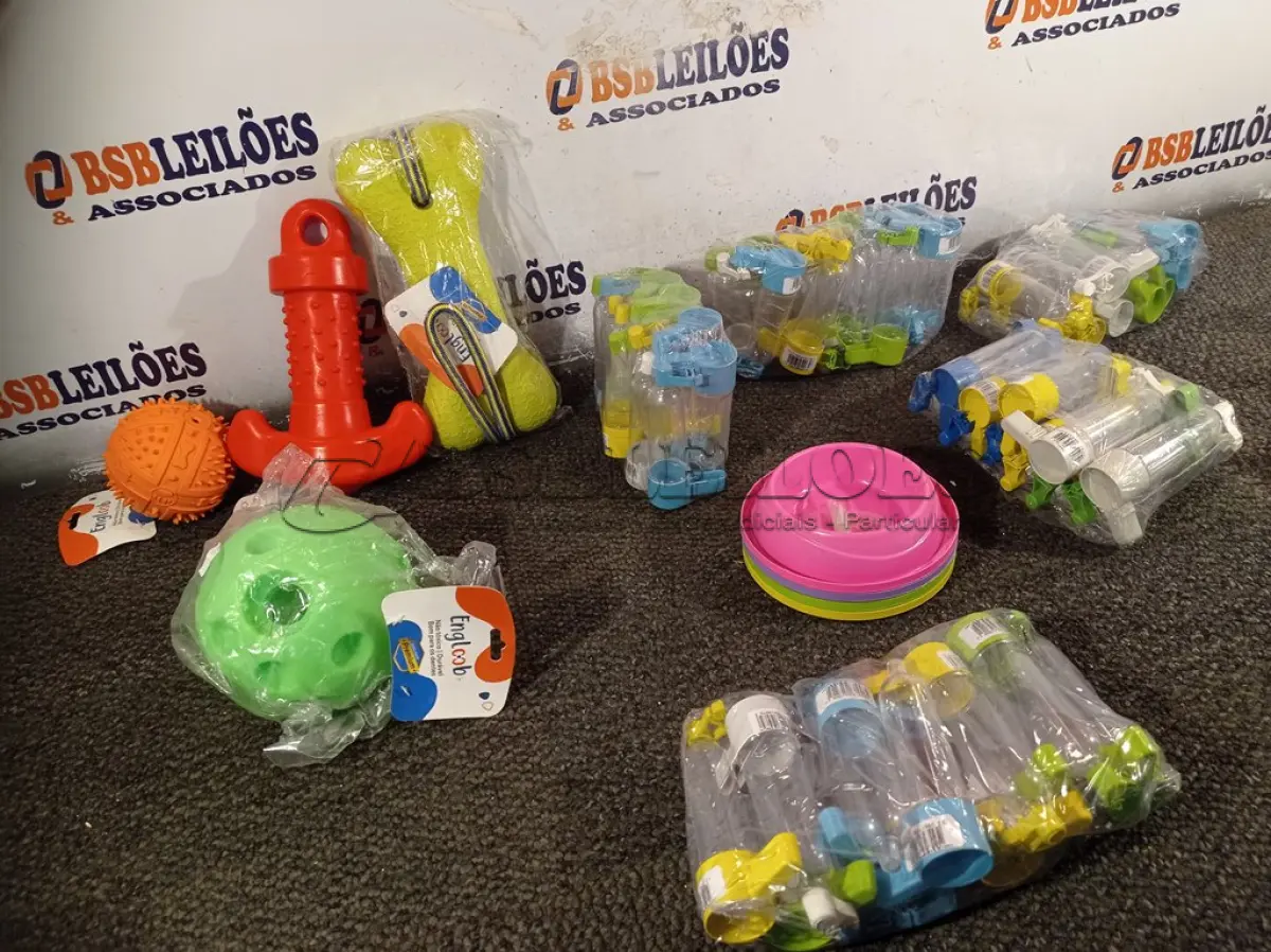 LOTE 472 - 01 KIT DE ACESSÓRIOS PARA PETS. (NO ESTADO) ATENÇÃO! FAZER A VISITAÇÃO ANTES DE ARREMATAR, NÃO SABEMOS SE FUNCIONA. LEILÃO NÃO TEM GARANTIA E NEM DEVOLUÇÃO, SUJEITO A POSSÍVEIS AVARIAS VISÍVEIS/OCULTAS E/OU AUSÊNCIA DE COMPONENTES.