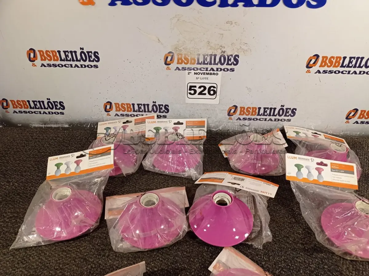 LOTE 526 - 10 PLAFONIER PVC 1XE27. (NO ESTADO) ATENÇÃO! FAZER A VISITAÇÃO ANTES DE ARREMATAR, NÃO SABEMOS SE FUNCIONA. LEILÃO NÃO TEM GARANTIA E NEM DEVOLUÇÃO, SUJEITO A POSSÍVEIS AVARIAS VISÍVEIS/OCULTAS E/OU AUSÊNCIA DE COMPONENTES.