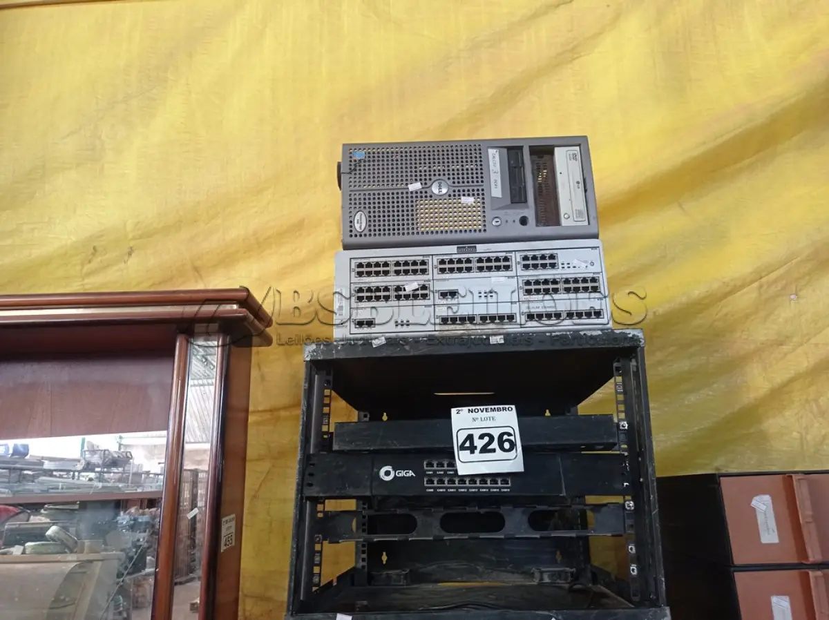 LOTE 426 - 01 CPU, 02 RACK’S E 02 SWITCHES MARCAS E MODELOS DIVERSOS. (NO ESTADO) ATENÇÃO! FAZER A VISITAÇÃO ANTES DE ARREMATAR, NÃO SABEMOS SE FUNCIONA. LEILÃO NÃO TEM GARANTIA E NEM DEVOLUÇÃO, SUJEITO A POSSÍVEIS AVARIAS VISÍVEIS/OCULTAS E/OU AUSÊNCIA DE COMPONENTES.