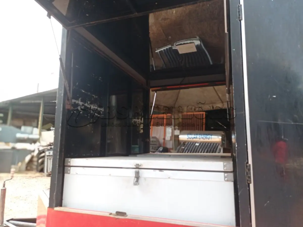 LOTE 588 - 01 TRAILLER ROBEQUE. (NO ESTADO) ATENÇÃO! FAZER A VISITAÇÃO ANTES DE ARREMATAR, NÃO SABEMOS SE FUNCIONA. LEILÃO NÃO TEM GARANTIA E NEM DEVOLUÇÃO, SUJEITO A POSSÍVEIS AVARIAS VISÍVEIS/OCULTAS E/OU AUSÊNCIA DE COMPONENTES.